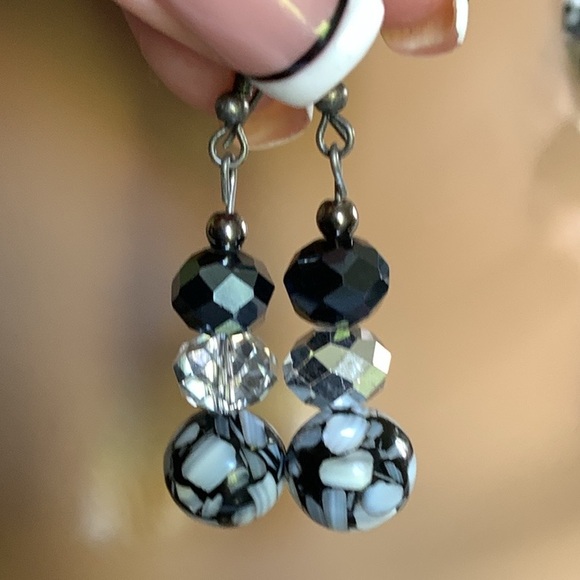 18” Marble & Crystal Necklace Set - Picture 4 of 7